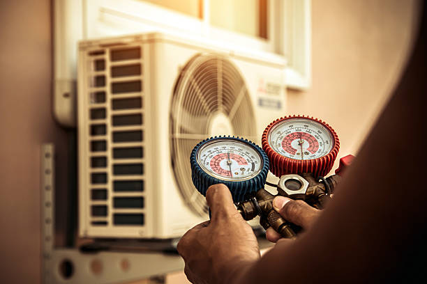 Professional Hvac technician working in Kittredge, CO
